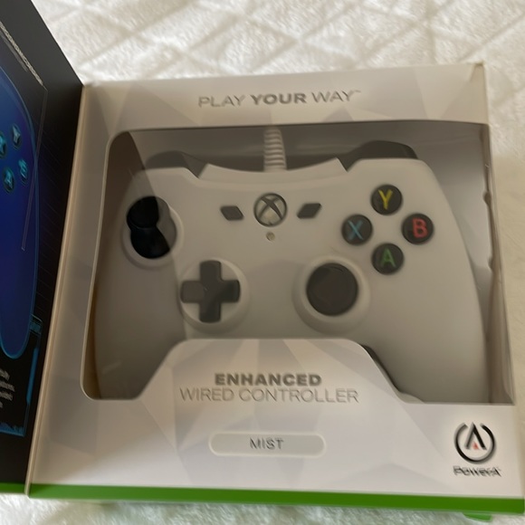 Brand power A Xbox, Col, white.new with box - Picture 2 of 3